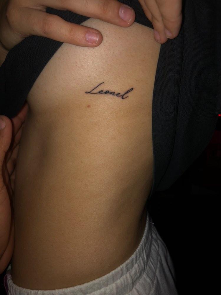 LeonelRoqueFer1's tweet photo. "Si es real tatuate mi nombre"
Te amoo 😍💘 https://t.co/apIclkHZqO