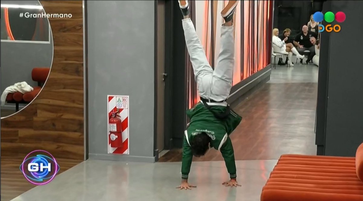 ElLauchaOkey's tweet photo. No entiendo porque TODAVÍA CIERTA GENTE SIGUE EN ESTA CASA DIOS #GranHermano https://t.co/sSKqpmgUO6