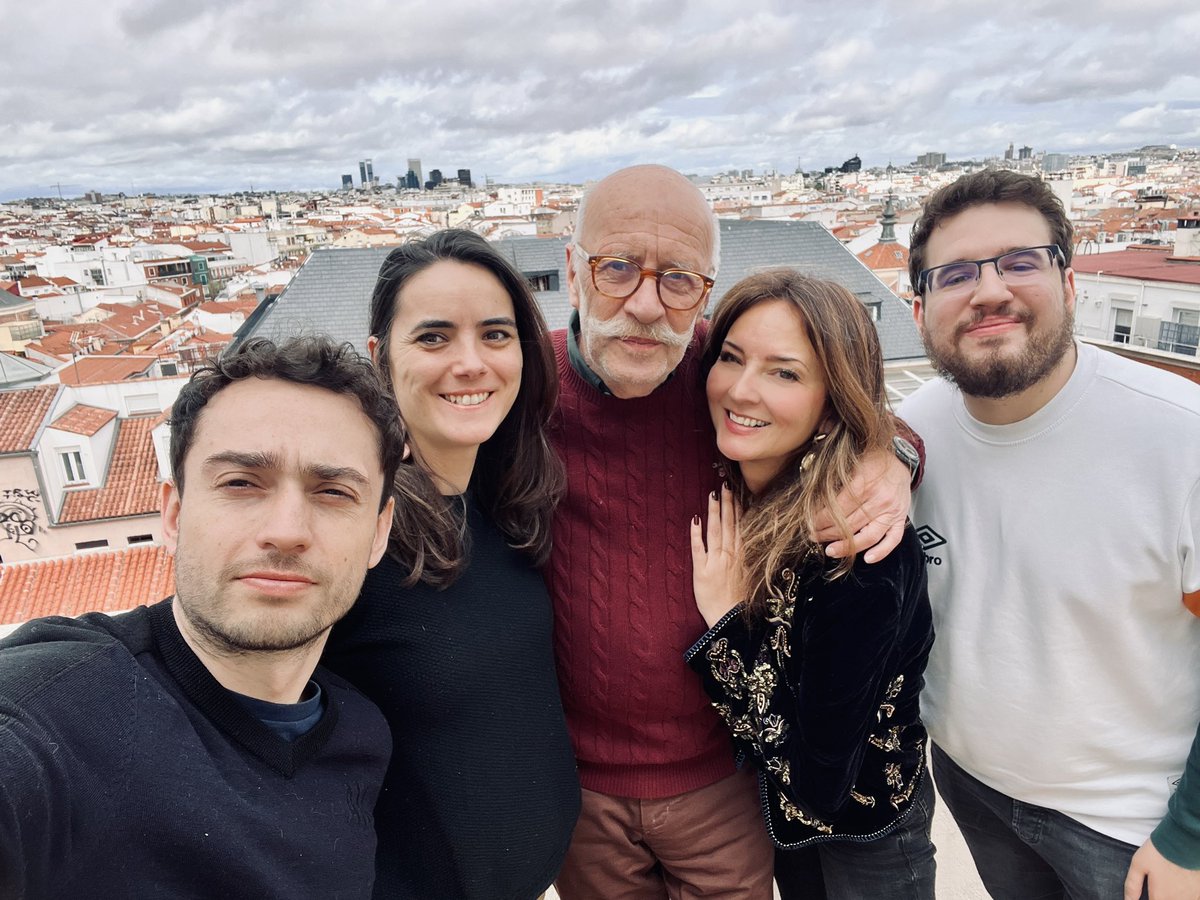 Hoy con enorme tristeza despedimos al gran <a href="/elbuhorafa/">Rafael Manzano</a> de nuestro equipo <a href="/WRadioColombia/">W Radio Colombia</a>  en Madrid 😢
Se nos va parte de nuestra esencia, nuestra alma, nuestra voz…
Te echaremos de menos y los oyentes más! 😔
Mi cariño, admiración y agradecimiento, siempre mi Rafa! ♥️♥️♥️