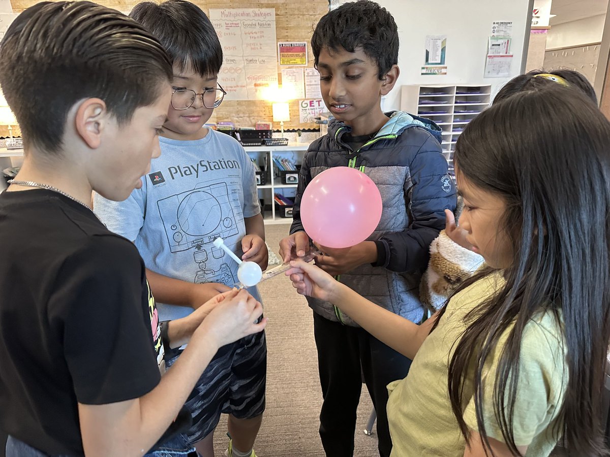 MrsKalustian's tweet photo. The engagement was high while building models of the Earth, Moon, and Sun 🌎🌕🌞 @PISDBryantElem https://t.co/puesOs8llW