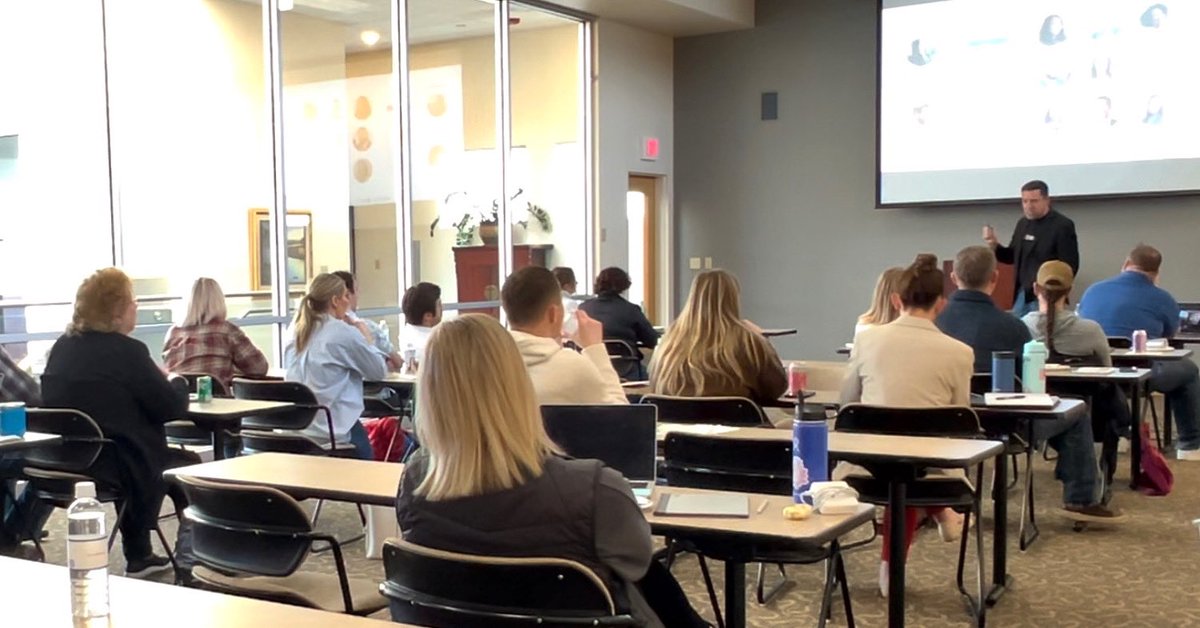SteveAnapol's tweet photo. Enjoyed the training today @ERALambros in Missoula, Montana. Thanks to everyone who attended! #Montana #RealEstate #Training https://t.co/cq5WtC7ntF