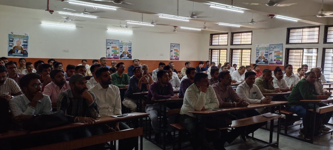 mrunalgohil1's tweet photo. Training of Presiding Officers for the upcoming Loksabha Elections at K.K. Shastri College, Amraiwadi AC, Ahmedabad West PC @CEOGujarat @AhmedabadDeo @CollectorAhd @ElectionRo50 https://t.co/uAiSfQxSmM