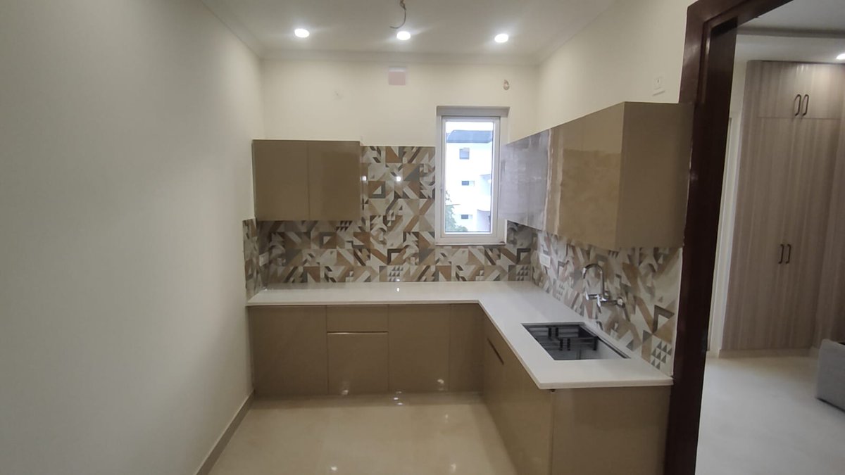 ✅3 Bhk Flat Ready To Move In
✅Area: 1500sq.ft
✅Fully Modular kitchen with Chimney, Light, Fans
✅3 Bedroom with Attached wardrobes
✅Reserved Car Parking
#shivaandevelopers #ladybuilderumasisodia #RealEstate #ThursdayThoughts #dehradun #Delhi #Bengaluru #mumbai #UttarPradesh