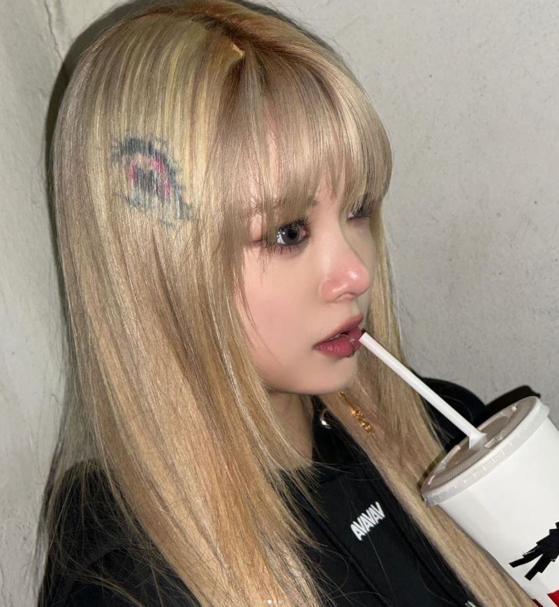 Piki_Plastic's tweet photo. ✨Hair piece
#konomad – ファンシーエクステ : キラキラアイズ / ピンク, ブルー / 26万ウォン台 ($200)
#ホンウンチェ #ルセラフィム #ヘアピース #韓国流行 #韓国美容 #いいねした人全員フォロー https://t.co/URFKIirGXz