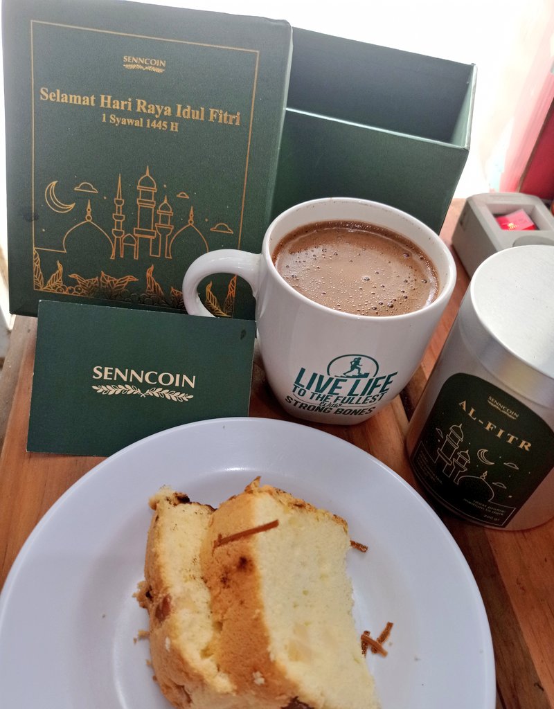 YuMarconah's tweet photo. akhirnya bs ngopi cantik dirumaaaaahh..
pagi ini agak legaan dikit stlh kmrn² 2bln full pecicilan ga leren..
tp gapapaaa..
klo upahnya begini, aku mau! 😍🥰💃
kopi special dr sahabat spesial..
plus sifon keju yg special banget juga..
🥰❤
perfect!
#markipi☕ https://t.co/Df1BWnxq1B