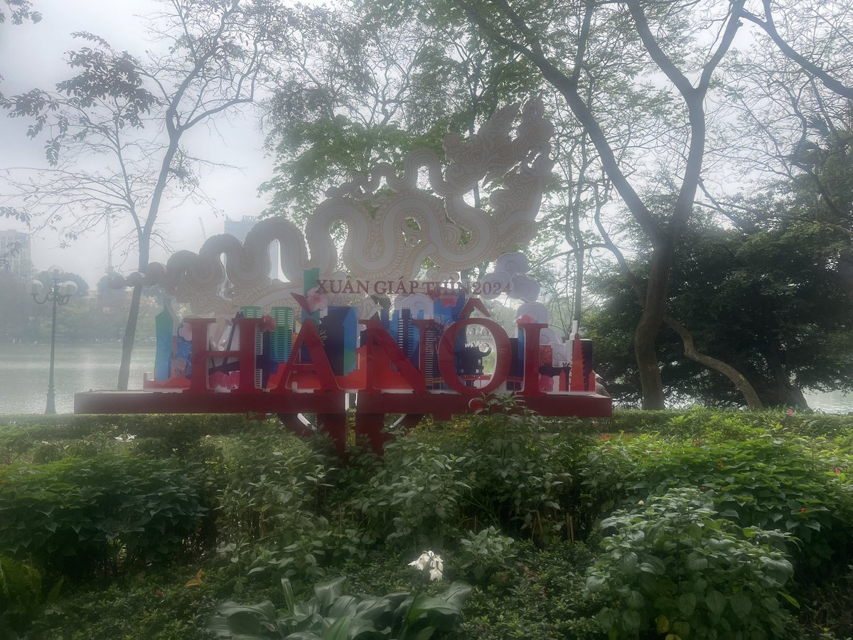 Running in Hanoi! Thanks to jetlag, was able to get a good run in before it got too hot. It’s been a minute I hadn’t run in the heat! Dodging tourists & cameras was fun! Despite my best efforts, I’m pretty sure I photobombed a few photos 😂 #running #runchat #runningeverywhere