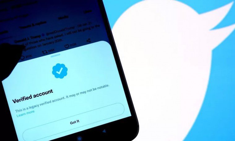 Твиттерт 2.5к дагагчтай бол цэнхэр тэмдэг үнэгүй авдаг болно 

ubn.mn/p/58247
