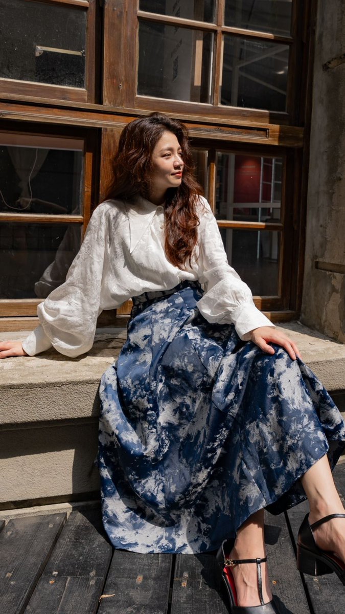 今週土曜新作《これはとても古い歌》 シノワズリジャガードブラウス