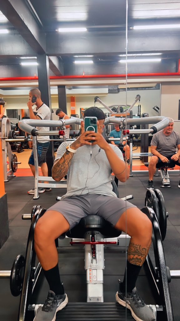 DiguinhoOnly's tweet photo. Academia 💪🏾 https://t.co/JrAdrZt4Pc