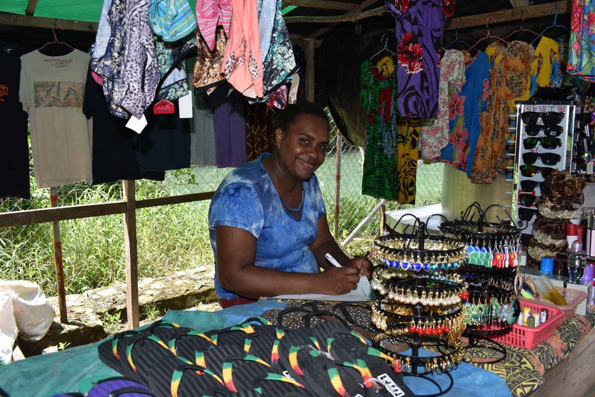 UNDP_Pacific's tweet photo. In Auki, the provincial capital of Malaita Province in Solomon Islands 🇸🇧, the town's market is a melting pot of economic activity. Read more at the following link about Auki's women market vendors, a driving force for local economic development: https://t.co/TOIfwIIepM https://t.co/KHKGSJpkfH