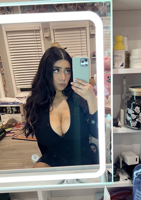 I'm lonely https://t.co/HMa3WVuVcd