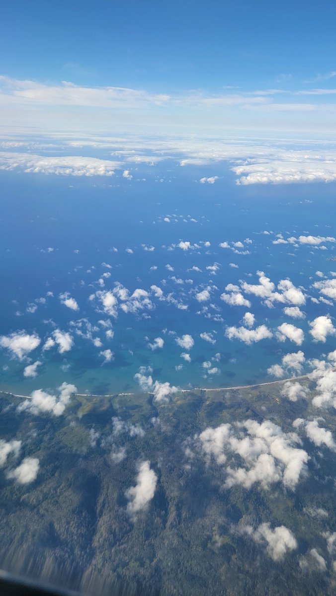 erinvaltinson's tweet photo. I finally visited California for all of 40 minutes, too! https://t.co/maguoEzANh