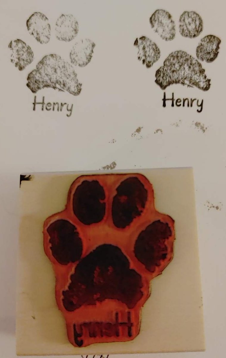 Mama turned one of these lil feetsies into a pawsome stamper! 😍 We wanna get another bigger one w/o the name so I can make neato art and stuff! 🐾