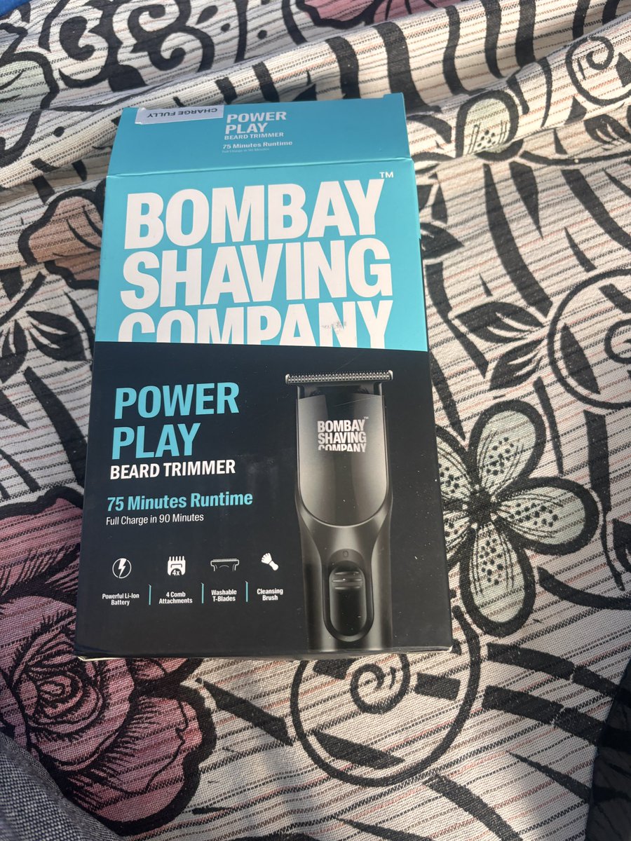 skyprateek's tweet photo. @BombayShavingCo product I ordered vs product I received https://t.co/8sNyf76hj4