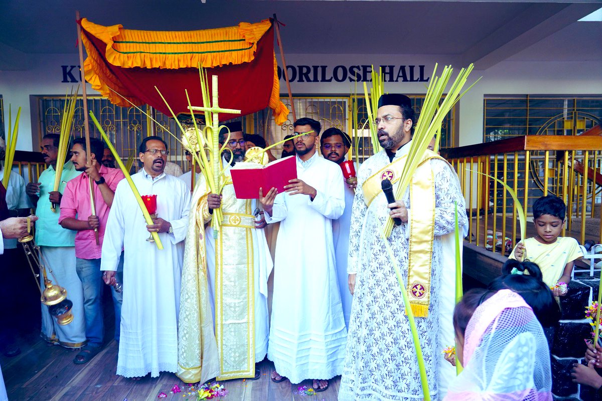 Still on #PalmSunday, visited the Jacobite Church at Punnen Road and mingled with the devotees as they emerged from services