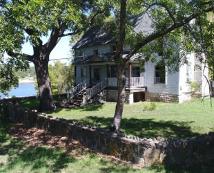 Grand Lake OK Real Estate For Sale: HISTORIC WATERFRONT HOME grandlake.com/property.php?p… #oklahoma #traveloklahoma