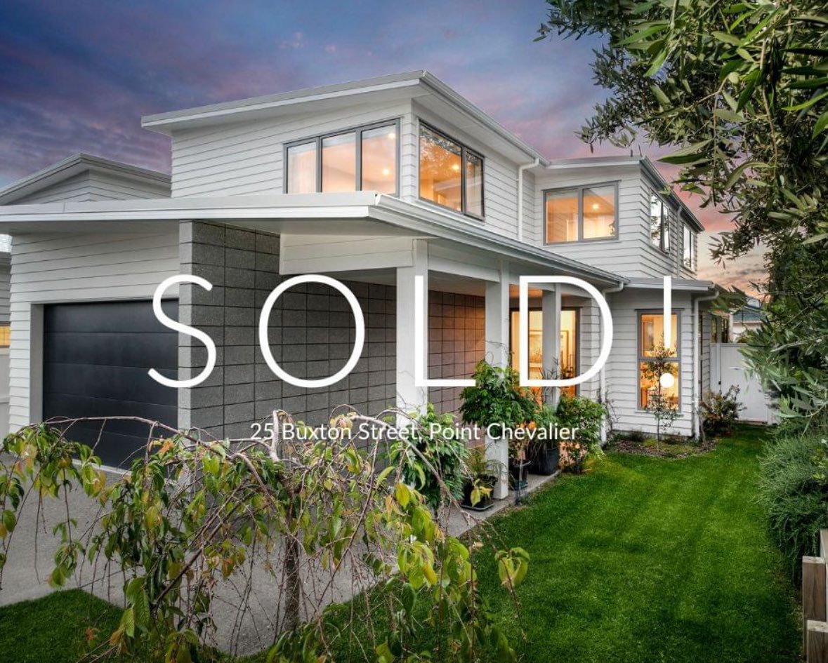 sellrealty's tweet photo. The team at Ray White Pt Chev achieved a top result, selling 25 Buxton Street off-market for a street record price. This success is testament to our effectiveness in leveraging our database. 
Want to sell your home? 
Call 098468996 https://t.co/Av8yYFM6Yp