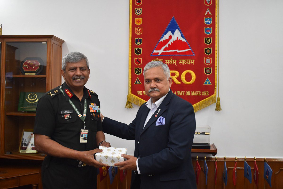 Had a very fruitful meeting with Lieutenant General Raghu Srinivasan ,Director General (DG) of the Border Roads Organisation (BRO). #EnhancingConnectivity #SustainableDevelopment