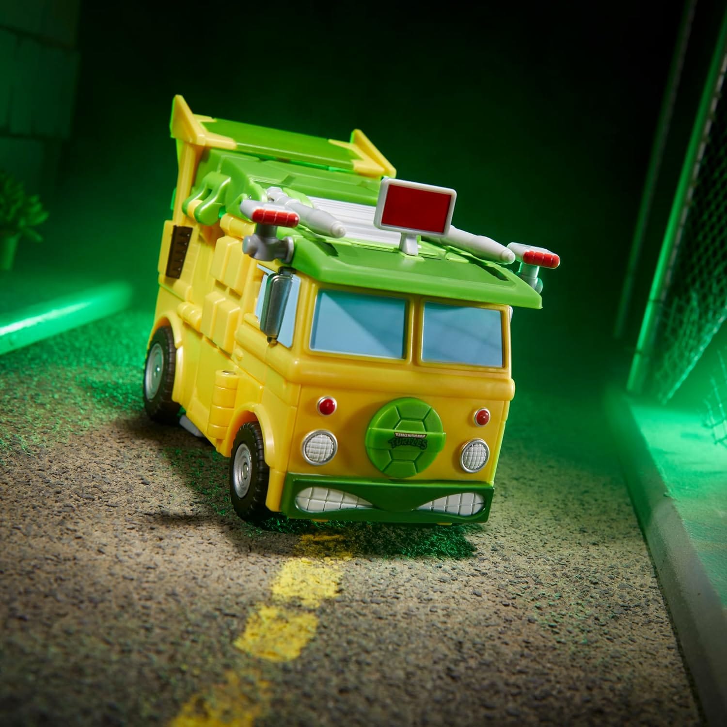 Transformers News: The TMNT Transformers Crossover is a Turtle Van that Transforms into your Favourite Turtle
