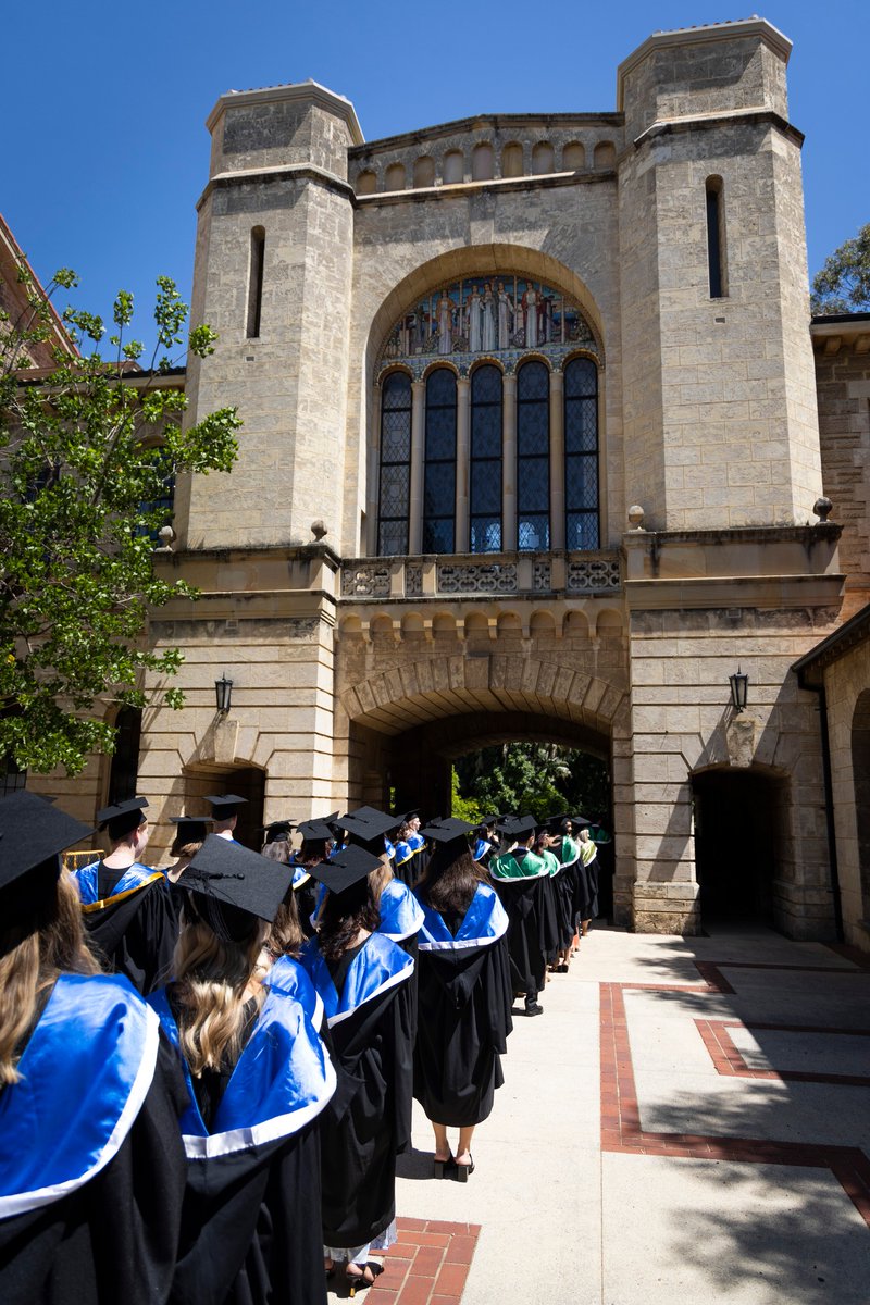 Will you be graduating at the end of this semester? Apply to graduate - to receive your award certificate login to studentConnect, go to the Graduation section and complete the online application by 19 April. Email the team via askUWA with any questions 👇ask.uwa.edu.au