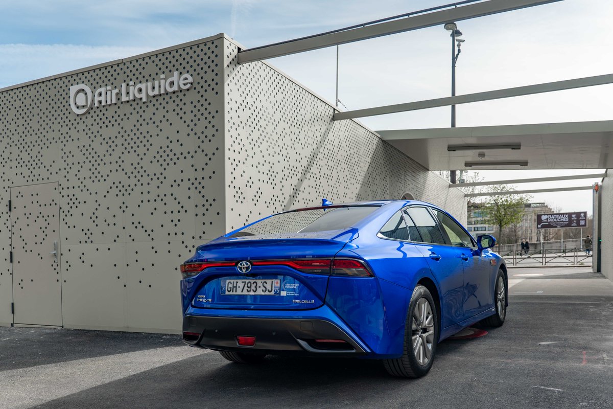 With just over 100 days to go until the @Paris2024 Olympic and Paralympic Games, Air Liquide hydrogen station located at Place de l’Alma, Paris sports a new look ✨ 👉 ow.ly/Yy8Q50R3Xhr