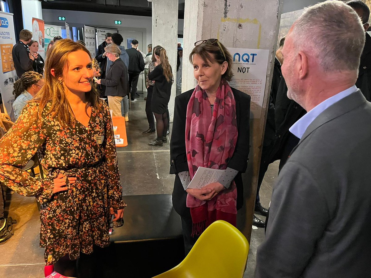 #Inclusion | Josiane Chevalier @prefet67 a échangé sur les bonnes pratiques d'#insertion et d'#inclusion avec les jeunes et les entreprises présents au temps fort " Les Entreprises s'engagent".  

▶️ 𝗟𝗲𝘀 𝗲𝗻𝘁𝗿𝗲𝗽𝗿𝗶𝘀𝗲𝘀 𝘀'𝗲𝗻𝗴𝗮𝗴𝗲𝗻𝘁 avec le soutien de l’État et