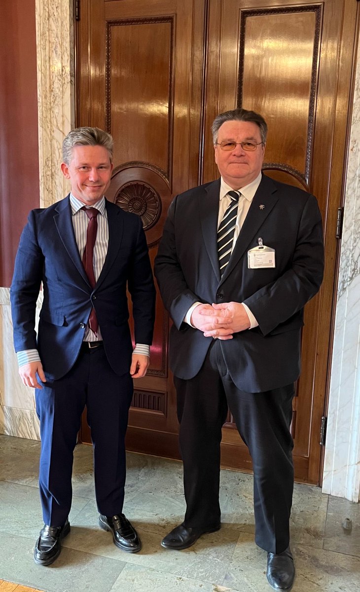 It was great to meet with the Defense Minister 🇸🇪 @PlJonson. To once again congratulate on long-awaited #NATO membership, discuss joint cooperation projects, plans to defend our common Alliance and support #Ukraine.#WeAreNATO.