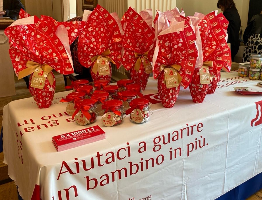 Cerved (@cervedgroup) on Twitter photo #pasqua: tutte le #CervedPeople unite nella #solidarietà. Acquista anche tu uova di cioccolato e supporta la #ricerca del <a href="/ComitatoVerga/">ComitatoVerga</a> ➡️ lnkd.in/eQzuwsf #pasqua: tutte le #CervedPeople unite nella #solidarietà. Acquista anche tu uova di cioccolato e supporta la #ricerca del <a href="/ComitatoVerga/">ComitatoVerga</a> ➡️ lnkd.in/eQzuwsf