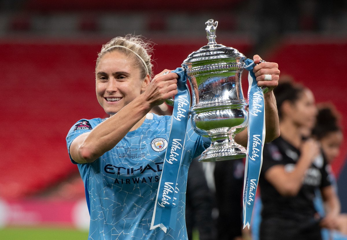 What an incredible and inspiring career. A wonderful role model and pioneer for professional women's football. 🌟 Good luck to our alumna, England icon @stephhoughton2 in her retirement! @loucollsport