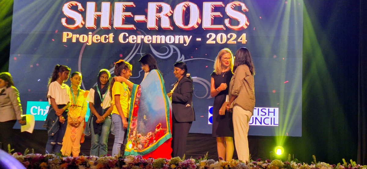 lkBritish's tweet image. Our recent She-roes competition with @ChildFund empowered girls to honour local female role models on a poster. Special guest Nayana Ashcharya, 🇱🇰&apos;s first visually impaired fashion designer, joined us as special guest. Congratulations to all participants! 

#EnglishProgrammes