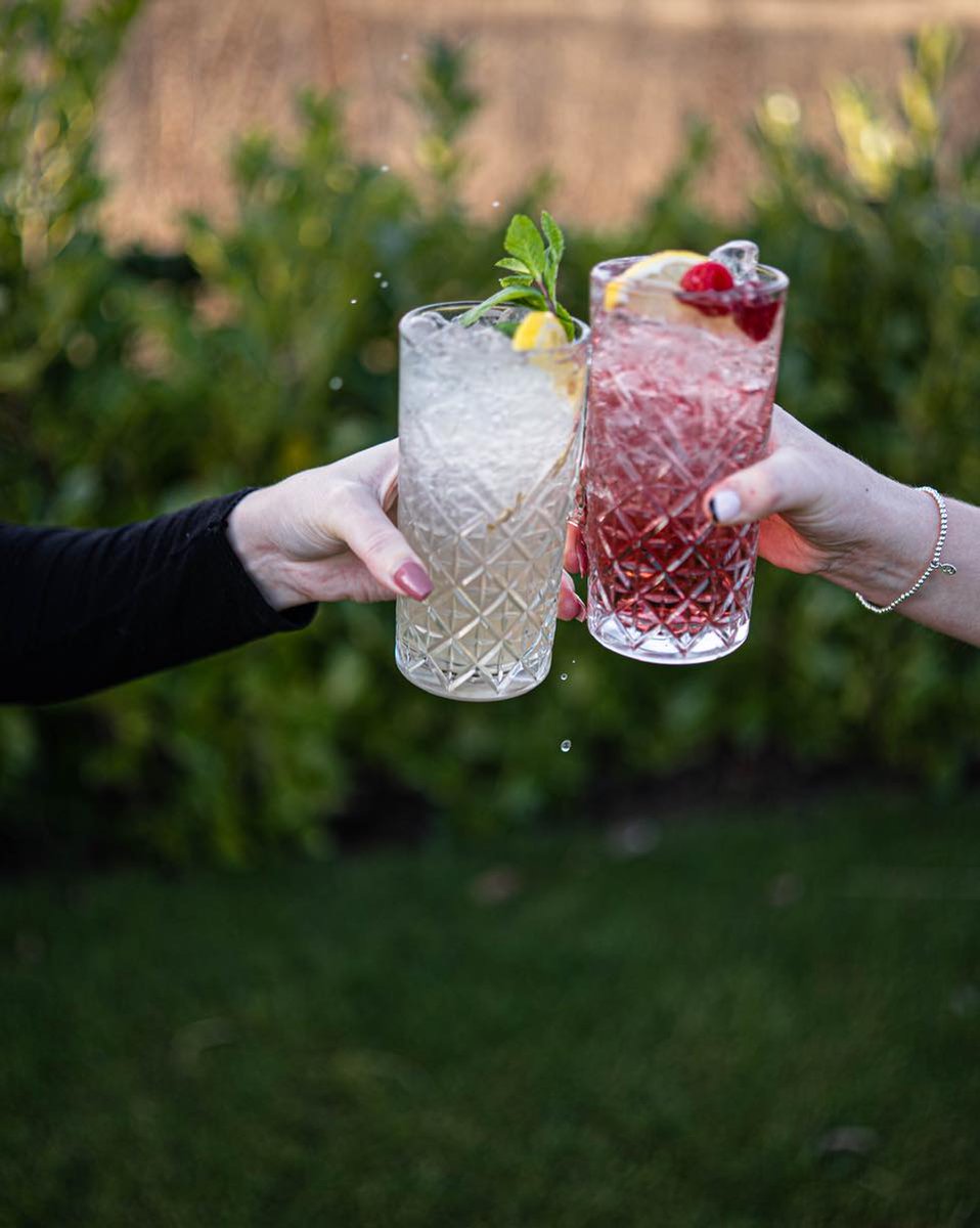 There’s no such thing as Monday blues at The Bluebell🍸

To make a reservation please visit bluebellkirklangley.com or call 01332 824423