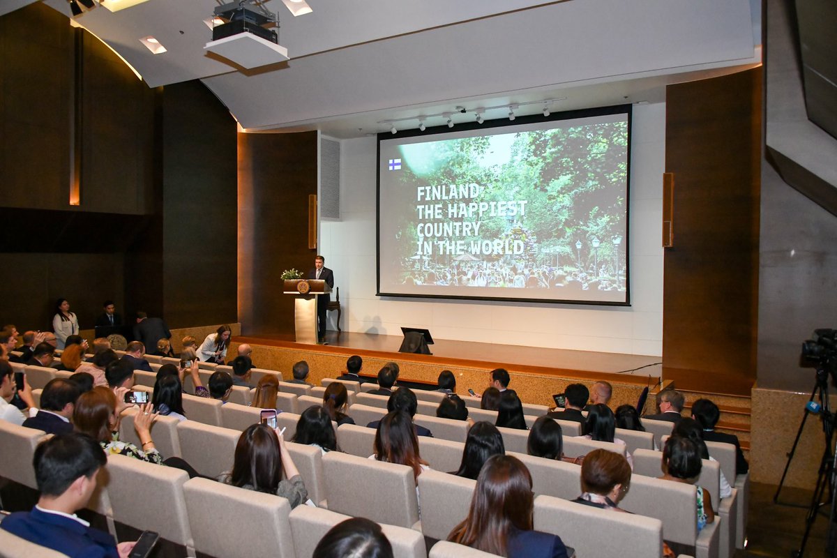 Finland is the happiest country in the world for the seventh year in a row. Minister for Foreign Trade and Development @VilleTavio gave a public lecture at 🇹🇭 MFA on why. The event celebrated the 70th anniversary of diplomatic relations between 🇫🇮 & 🇹🇭. @Ulkoministerio @MFAThai