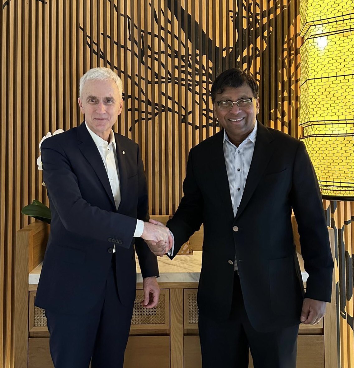 Always good to meet up with @FATFNews President T. Raja Kumar. The strong cooperation between our organizations in tackling financial crime and the recovery of illicit assets is more vital than ever.