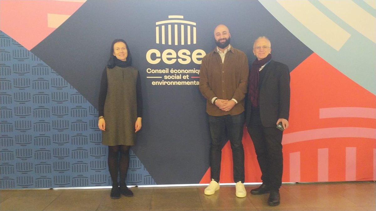 🫂What a pleasure to meet with the president of <a href="/EU_EESC/">European Economic and Social Committee</a>'s youth group to reflect on democracy and youth engagement !
🗣️Thank you to <a href="/Cnajep/">CNAJEP</a> <a href="/UNEF/">UNEF</a> <a href="/La_FAGE/">FAGE</a> @le_RESES <a href="/JeunesEuropeens/">Les Jeunes Européens - France</a> for sharing your experience and campaigns in France and in Europe. 🇪🇺