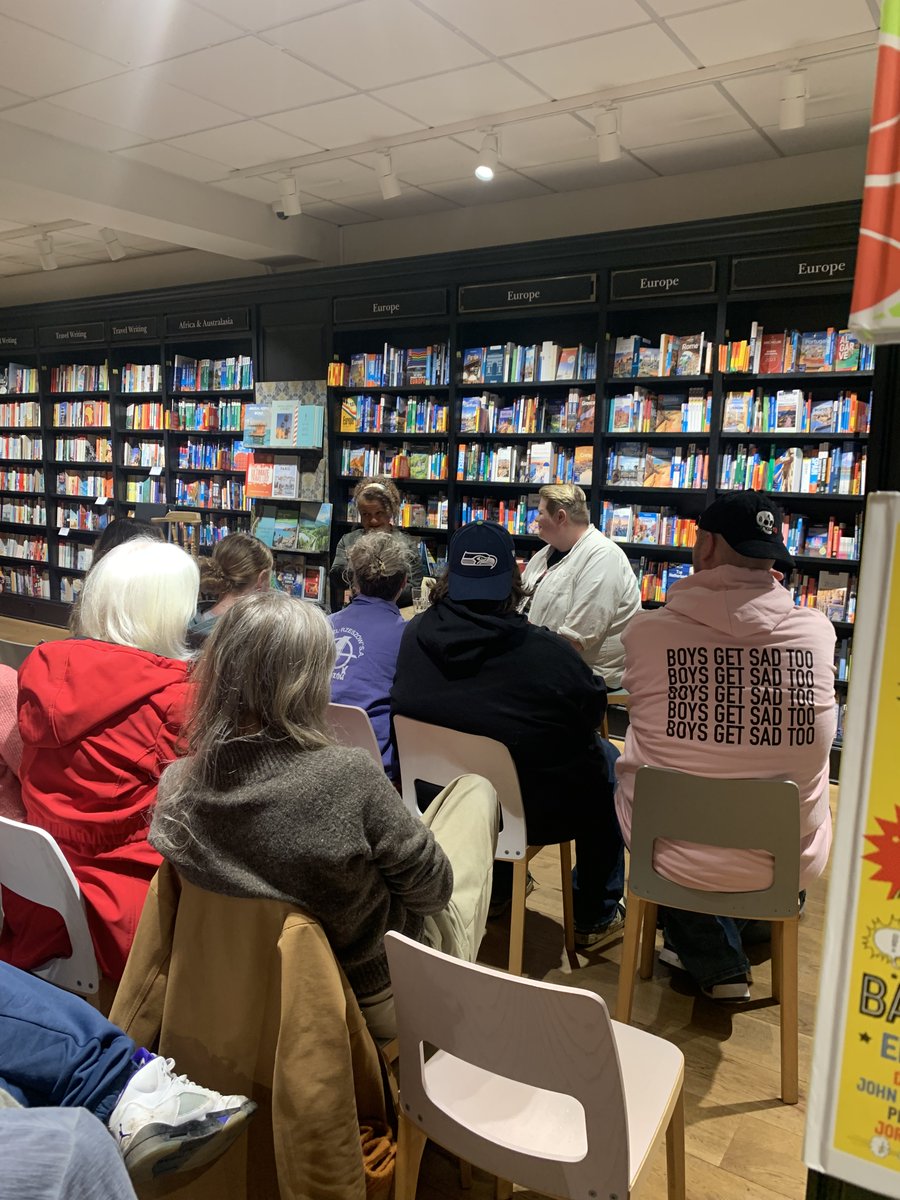 Crimewave is back! Such a great night last night with @AramintaHall, @gbpoliceadvisor and @TangledRoots1. So glad to have @TheStuCummins on the Crime Wave team, too! Look out for our next event, which features @mserinkelly and @harriet_tyce on 10 April!