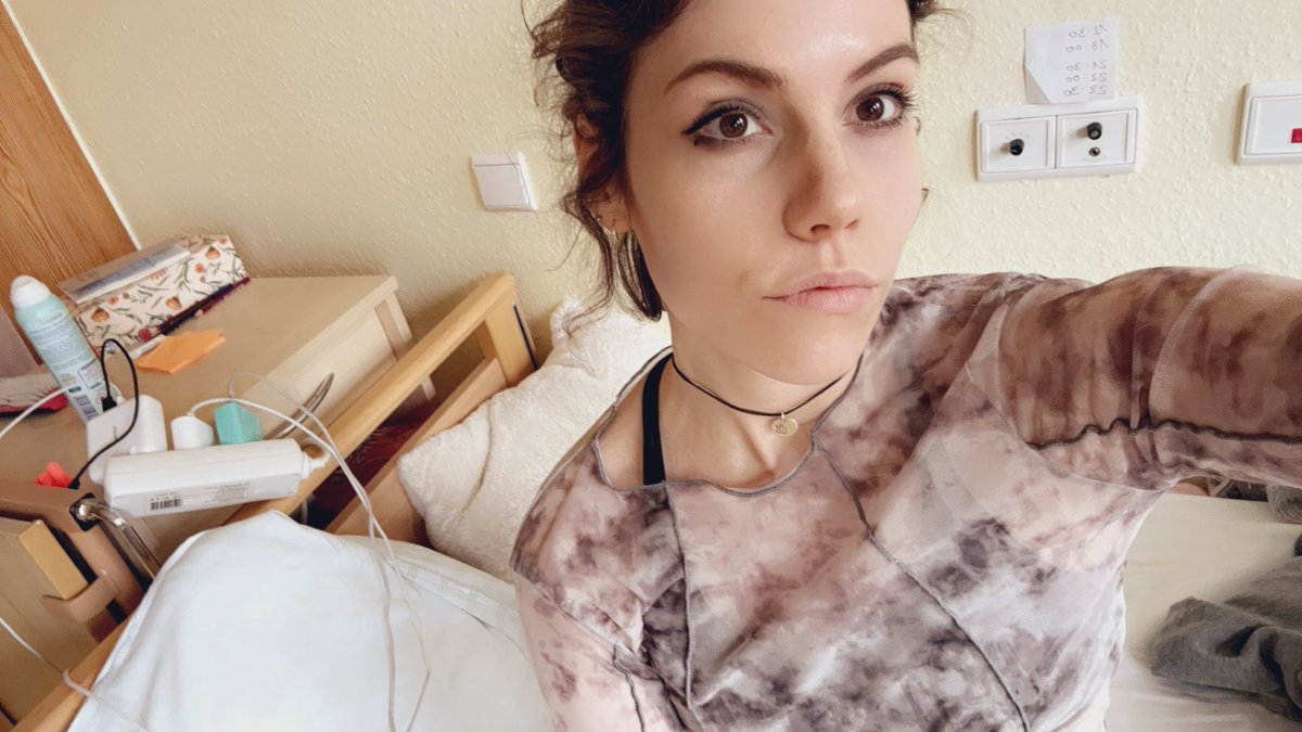 Heute ist ein großer Tag für mich! 
Ich schließe erfolgreich ein düsteres Kapitel ab und gehe jetzt wieder mit mehr Freude und Kraft zurück in mein Leben. Danke an jeden der mir Liebe und Halt gegeben hat 🫶🏻 
See u soon in summoners rift!