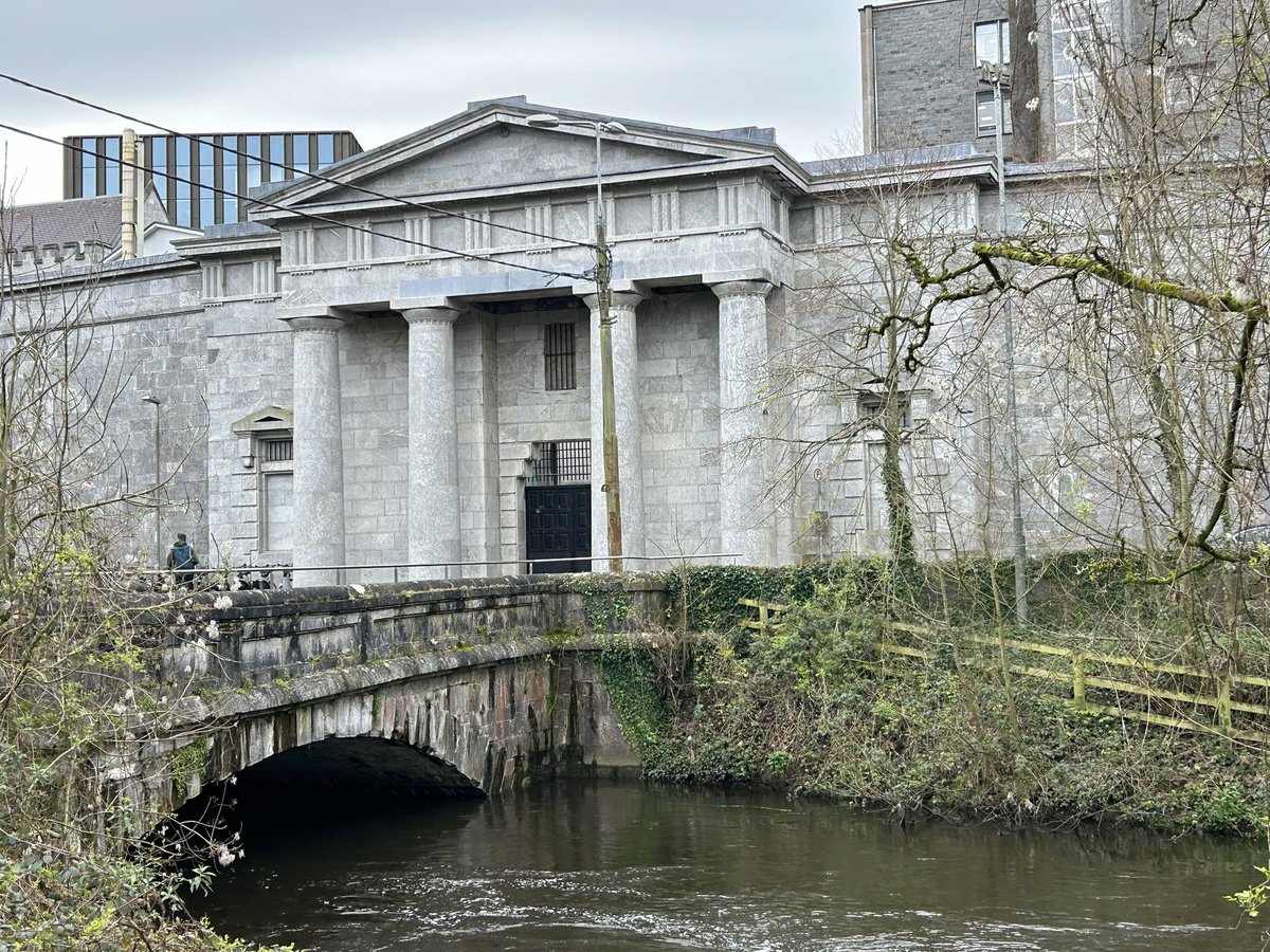 DeasyPamela's tweet image. Day 88 #day88 of #100daysofwalking and I’m afraid to jinx it!! The tap has been turned off!  now all we need is a return to blue skies🤞🏻 the library 📚 is calling me again #Assignmentseason #Collegelife #thursdaymorning #ThursdayThoughts #studentlife