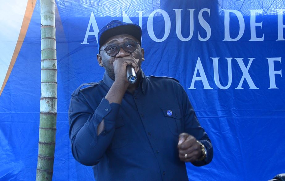 LongaMandela1's tweet photo. À #Lubumbashi, Me @CamyRichard #Kalele SG du parti politique @ArepOfficiel a présidé une grande activité pô avec les cadres du #Katanga. Il a rendu public des nvelles mises en place ds le cadre de la restructuration du parti de Me @GuyLoando_ au début de sa tournée https://t.co/aIdBh9TgP1