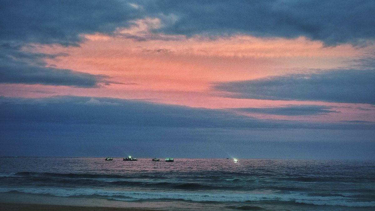Chokka boats, Cape St Francis. Sunrise at 6:27am