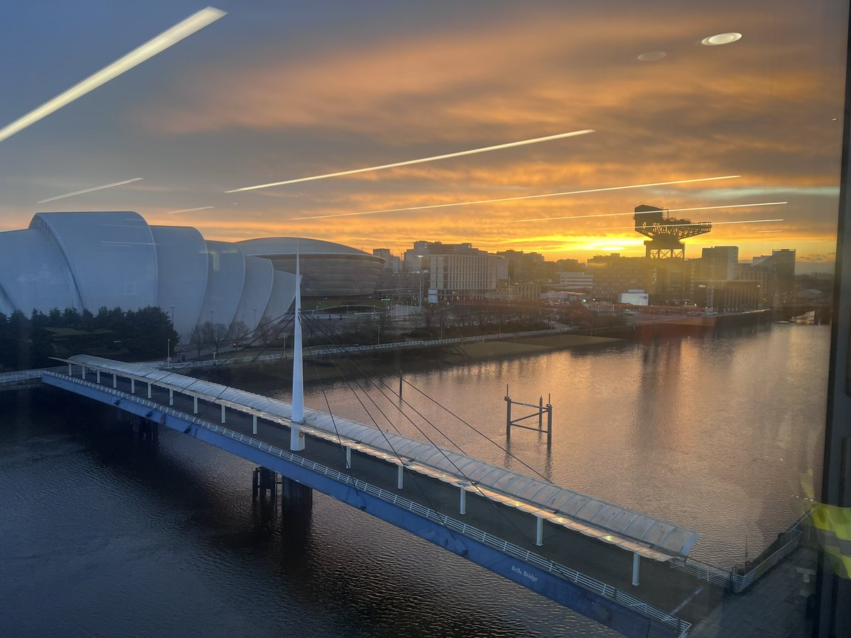 I JUST managed to catch these fiery skies (no filter) as I ran to radio - how’s it looking with you? I’ll have all your weather chat this morning on #bbcgms @BBCRadioScot with @LauraMaxwell16 & @LucyJWhyte on over on @BBCScotland with @BBCLauraMac. Do come and join us! 👋