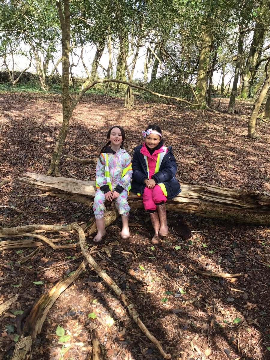 Year 1 had a great time visiting Woodland Valley Farm this week. They learnt about how farmers grow our food and how they look after their animals. They fed lambs and pigs and visited the beaver enclosure. The afternoon was spent den building and exploring.