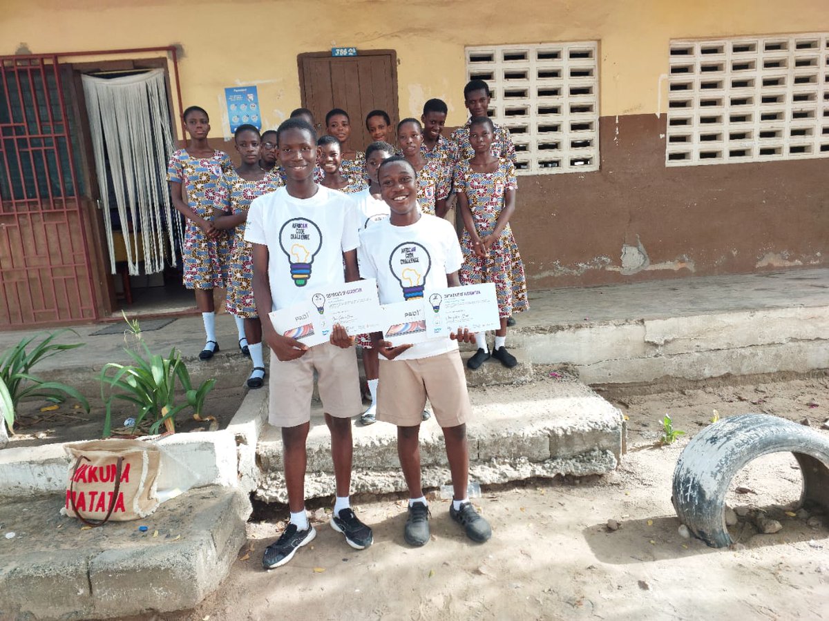 Foundation_DO's tweet image. We acknowledge the outstanding achievement of the 1st Runner-up in the AfriCAN Code Challenge, from Community 8 No. 2 Junior High School in the Greater Accra Region.

Each team member has been awarded STEM materials.

#STEM #Education #AfriCANCodeChallenge