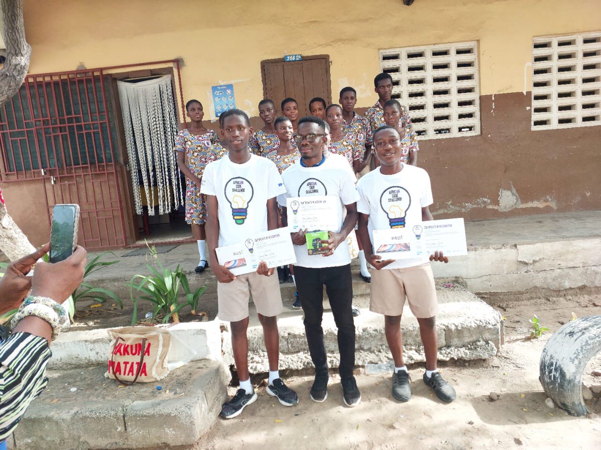 Foundation_DO's tweet image. We acknowledge the outstanding achievement of the 1st Runner-up in the AfriCAN Code Challenge, from Community 8 No. 2 Junior High School in the Greater Accra Region.

Each team member has been awarded STEM materials.

#STEM #Education #AfriCANCodeChallenge