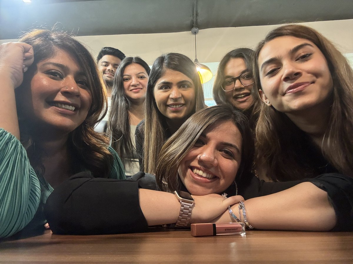 Disha_274's tweet photo. We recently concluded our internal #RFAwards and what an eventful evening it was! Wins were won, milestones celebrated and yours truly hosted the event, leading to a riot of hysteria. Here’s to unlocking more achievements in the year to come! 🥂 
#LifeAtRF https://t.co/7ty9RtXfQU