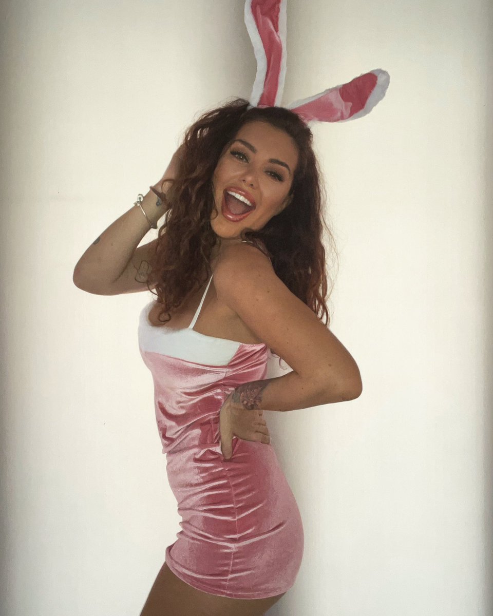 WHO'S READY FOR A WHOLE EASTER WEEKEND WITH ME??🐰🐰 FIRST UP!!.. MY ONLYFANS LIVE SHOW EASTER SPECIAL.. TOMORROW NIGHT!! 11PM-2PM.. AND IT'S FREEEE!! HEAD TO ONLYLITTLELORI.CO.UK TO SECURE YOUR PLACE NOW!!!!