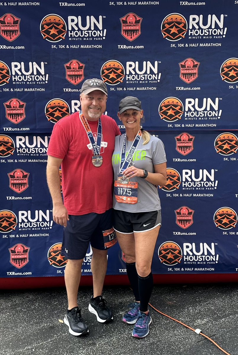 CoachWachel's tweet photo. 6,000+ runners at Run Houston! Minute Maid Park Half Marathon, 10K &amp; 5K!! 🤯 It was a battle fighting the crowded streets during the entire race but I still managed to earn a 2nd place medal for my category! 🥈🏃‍♀️💕 #runaddiction #foreverarunner #runhou #runhappy #runtx https://t.co/SHqvmA1RVx