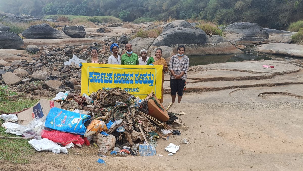 Amidst all the gloom, a few passionate and kindhearted souls clean River Kaveri quite often in Kushalnagar. The kind of trash people throw into river is unbelievable.