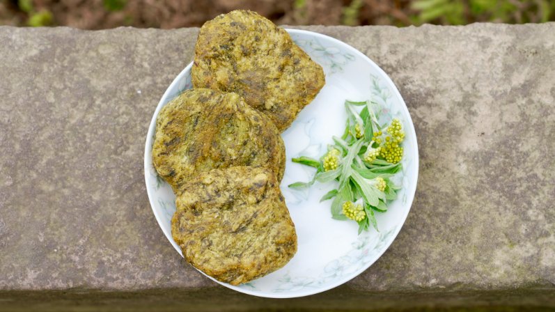 KunmingArea's tweet photo. Bite into spring with Shuifu City's Qingming Grass! 🌿 A wild veggie that packs the fresh, sweet taste of March right on your tongue. #SpringBites #YunnanEats #WildGreens https://t.co/IYIllZag4m