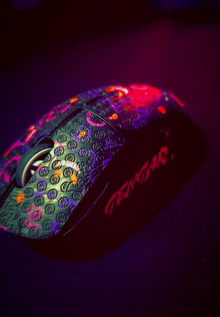 Moisty4k tweet media