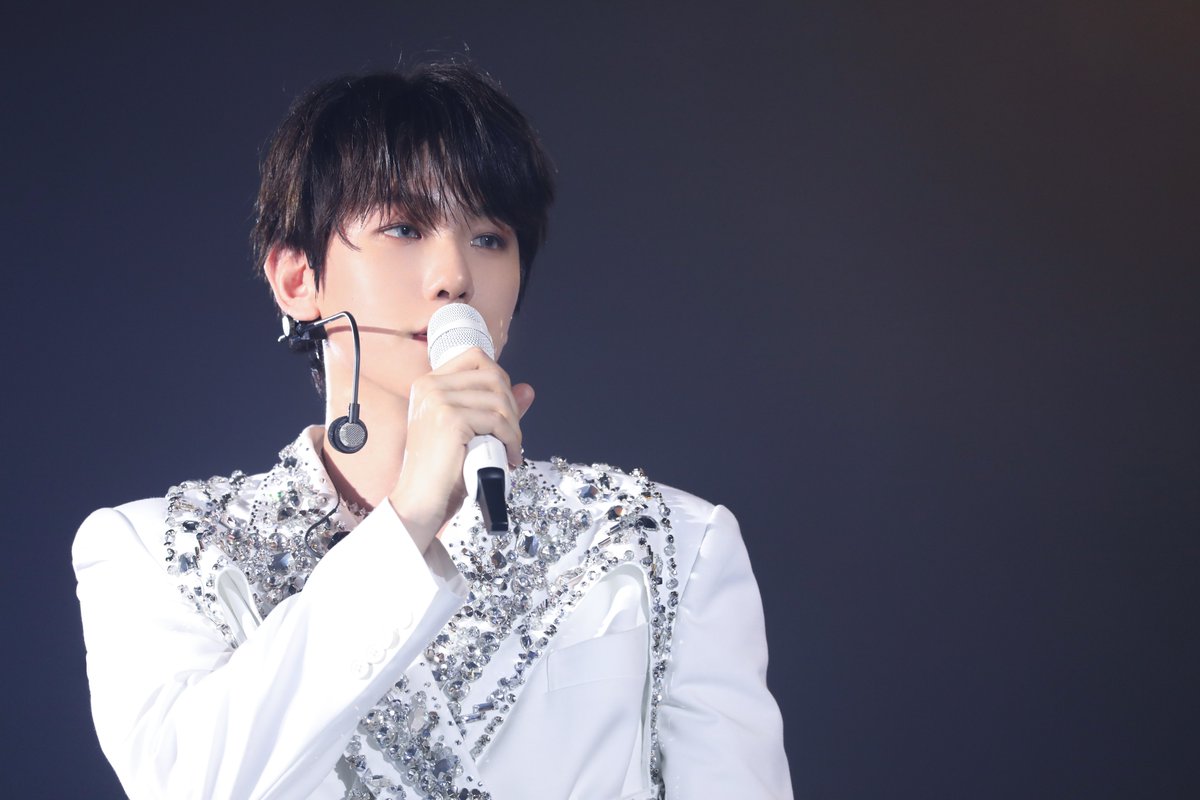 UNUSUAL_ENT's tweet photo. 🔥🔥 Hey Baekhyun fan
It’s D-Day! Are you ready to party with Baekhyun?
Don’t forget to download the official lightsticks app, travel light and bring what you need for smooth security bag check.

See you tonight! 💙

#백현 #BAEKHYUN #Lonsdaleite @BAEKHYUN_INB100 
@B_hundred_Hyun https://t.co/24V6BXkWTx